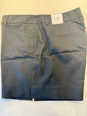 Classic Black Women’s Shorts - Size 10P